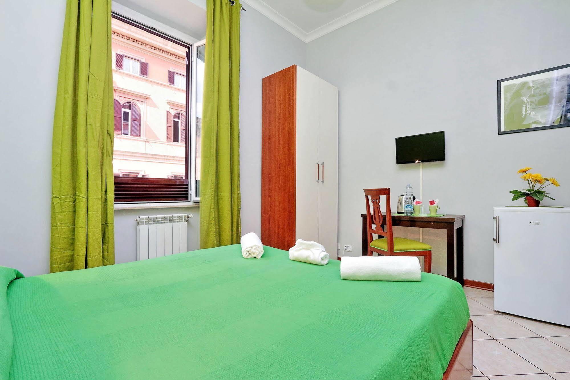 Lucky Domus Rooms Rome Bagian luar foto